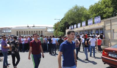 "Qarabağ" – “Kopenhagen” oyunu üçün misli görünməmiş növbə yarandı - FOTOLAR